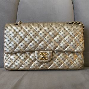COPY - Chanel crossbody gold